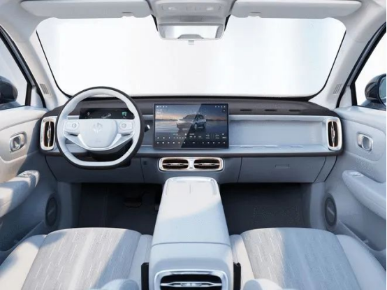 Her er den professionelle engelske oversættelse af Automotive Engineering Plastics -rapporten.